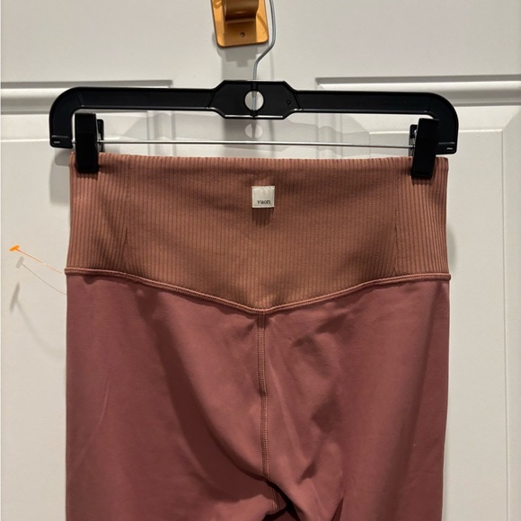 Vuori Women's Rib Studio High Rise 7/8 Length No-Slip Pink Marsala Leggings M - Picture 5 of 5